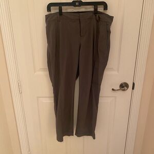 Athleta Women’s Cargo Pants - olive